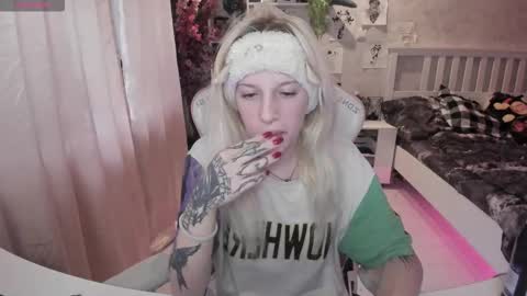 Rapunzel online show from 10/30/25, 01:34