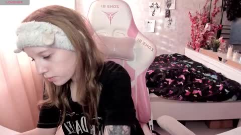 Snapshot of rapunzel_cute chatting on 03/06/26, 01:18 Rapunzel online show from 03/06/26, 01:18