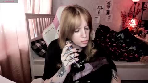 Snapshot of rapunzel_cute chatting on 03/09/26, 01:15 Rapunzel online show from 03/09/26, 01:15