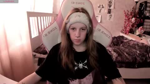 Snapshot of rapunzel_cute chatting on 03/14/26, 01:27 Rapunzel online show from 03/14/26, 01:27