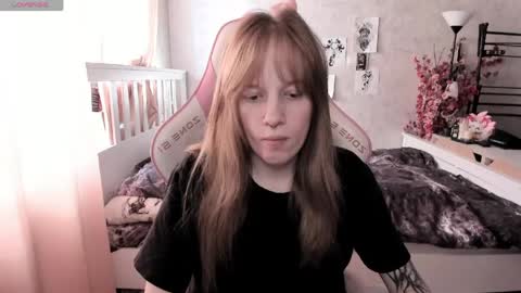 Snapshot of rapunzel_cute chatting on 04/01/26, 01:41 Rapunzel online show from 04/01/26, 01:41
