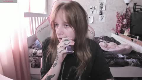 Snapshot of rapunzel_cute chatting on 04/11/26, 01:26 Rapunzel online show from 04/11/26, 01:26