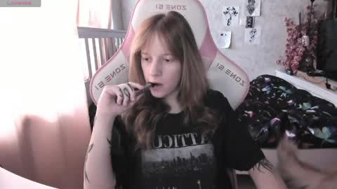 Snapshot of rapunzel_cute chatting on 04/22/26, 01:23 Rapunzel online show from 04/22/26, 01:23