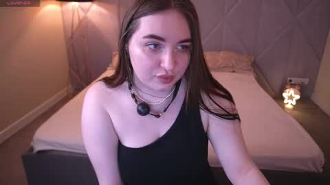 Snapshot of rapunzelangel chatting on 05/17/26, 06:22 rapunzelangel online show from 05/17/26, 06:22