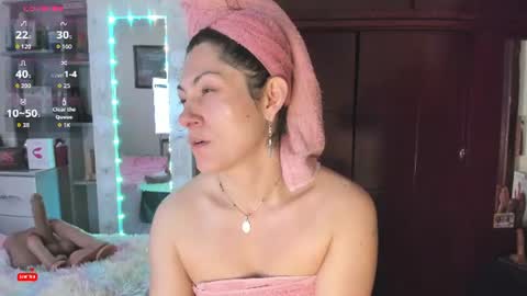 Snapshot of rapunzell__ chatting on 06/22/26, 11:29 Rapunzell online show from 06/22/26, 11:29