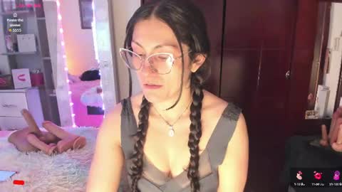 Snapshot of rapunzell__ chatting on 06/26/26, 12:42 Rapunzell online show from 06/26/26, 12:42