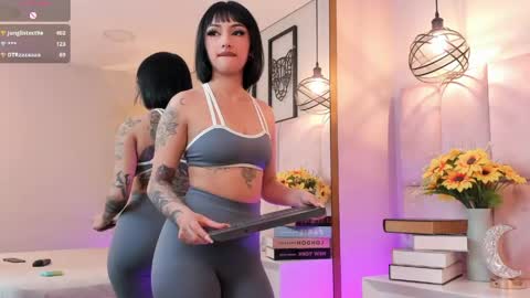 Snapshot of raquelhyde_ chatting on 04/19/26, 06:10 raquel Hyde online show from 04/19/26, 06:10