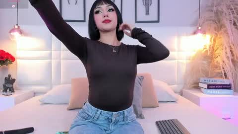 Snapshot of raquelhyde_ chatting on 05/01/26, 12:21 raquel Hyde online show from 05/01/26, 12:21