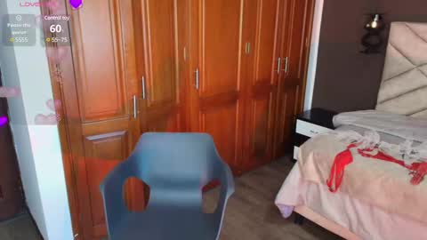 Raquel online show from 02/14/25, 02:54