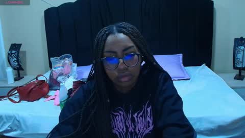 Raquel online show from 11/23/25, 11:32