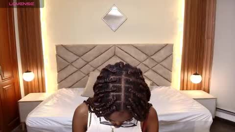 Snapshot of raqueljones_ chatting on 03/06/26, 12:12 Raquel online show from 03/06/26, 12:12