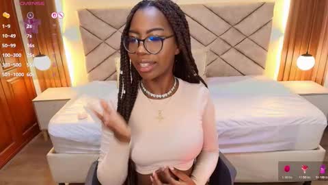 Snapshot of raqueljones_ chatting on 03/09/26, 12:20 Raquel online show from 03/09/26, 12:20