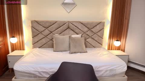 Snapshot of raqueljones_ chatting on 03/20/26, 12:21 Raquel online show from 03/20/26, 12:21