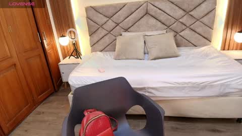 Snapshot of raqueljones_ chatting on 03/31/26, 12:16 Raquel online show from 03/31/26, 12:16