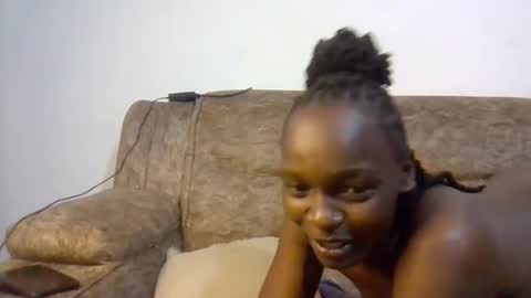 raquellayla online show from 12/03/25, 08:18