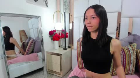 Snapshot of raquellefox chatting on 04/30/26, 12:22 Raquelle online show from 04/30/26, 12:22