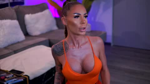 Raquelle online show from 11/24/25, 04:34