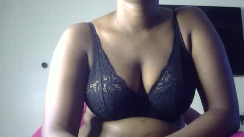 Snapshot of rara_molly chatting on 03/26/26, 07:03 rara_molly online show from 03/26/26, 07:03