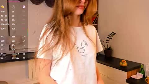 Snapshot of rashidagiczewski chatting on 11/25/25, 11:10 Nicole online show from 11/25/25, 11:10