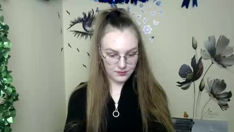 Snapshot of raspberry0101 chatting on 12/24/24, 02:01 raspberry0101 online show from 12/24/24, 02:01