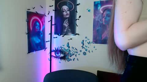 Snapshot of raspberry0101 chatting on 09/16/25, 01:01 raspberry0101 online show from 09/16/25, 01:01