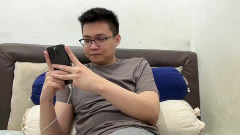 randomnaut online show from 12/19/24, 06:23