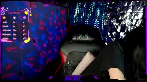 Snapshot of rav3nx_ chatting on 09/17/25, 08:38 online show from 09/17/25, 08:38