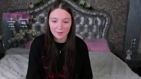 Snapshot of raven_crowe chatting on 02/24/26, 01:31 Raven online show from 02/24/26, 01:31