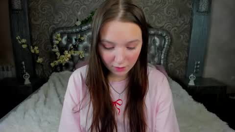 Snapshot of raven_crowe chatting on 02/27/26, 05:40 Raven online show from 02/27/26, 05:40