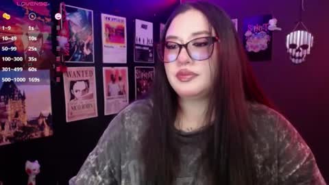 Snapshot of raven_darkk chatting on 06/19/26, 07:28 Raven online show from 06/19/26, 07:28