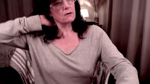 Snapshot of raven_feathers chatting on 12/23/24, 02:13 Roxanneredlight59 online show from 12/23/24, 02:13