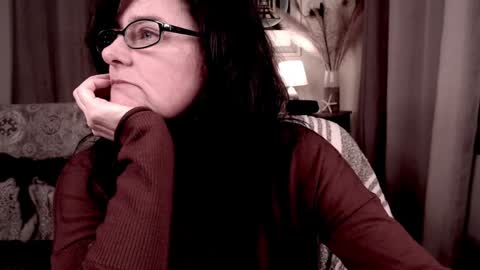 Snapshot of raven_feathers chatting on 12/30/24, 12:43 Roxanneredlight59 online show from 12/30/24, 12:43