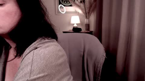 Snapshot of raven_feathers chatting on 01/13/25, 12:51 Roxanneredlight59 online show from 01/13/25, 12:51