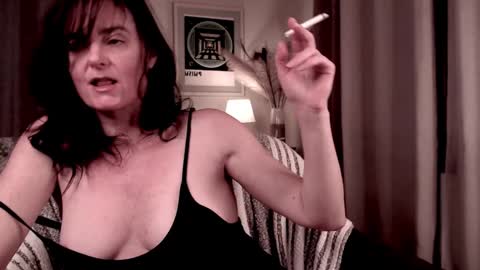 Snapshot of raven_feathers chatting on 01/21/25, 01:18 Roxanneredlight59 online show from 01/21/25, 01:18