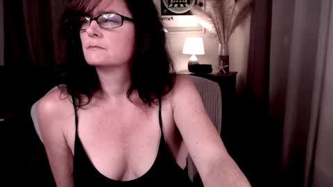 Snapshot of raven_feathers chatting on 10/13/25, 11:16 Roxanneredlight59 online show from 10/13/25, 11:16