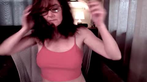 Snapshot of raven_feathers chatting on 11/30/25, 03:38 Roxanneredlight59 online show from 11/30/25, 03:38