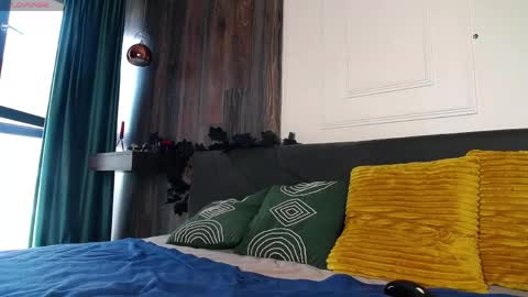 Raven Foxxy online show from 04/14/26, 06:08