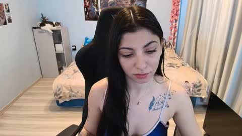 raven_haired_goddess online show from 02/23/26, 08:22