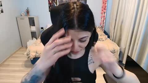 raven_haired_goddess online show from 05/04/26, 07:04