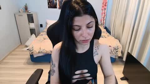 raven_haired_goddess online show from 05/05/26, 07:27