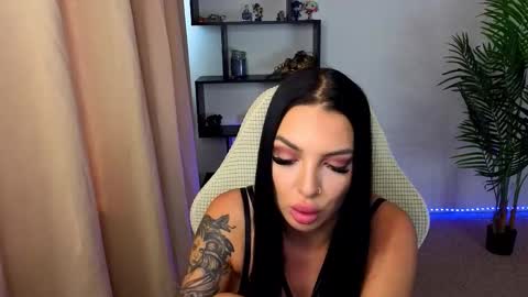 raven_inkk online show from 11/20/25, 11:10