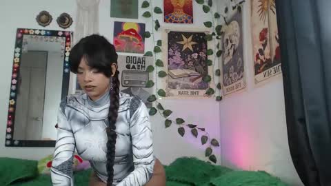 Snapshot of raven_luv chatting on 11/12/25, 10:41 raven online show from 11/12/25, 10:41