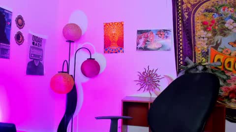 Snapshot of raven_luv chatting on 04/01/26, 02:34 raven online show from 04/01/26, 02:34