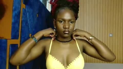 Snapshot of raven_luxe chatting on 02/03/26, 05:27 Raven online show from 02/03/26, 05:27