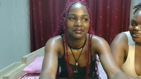 Snapshot of raven_luxe chatting on 04/19/26, 06:10 Raven online show from 04/19/26, 06:10