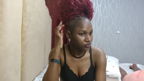 Snapshot of raven_luxe chatting on 04/22/26, 09:27 Raven online show from 04/22/26, 09:27
