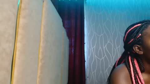 Snapshot of raven_luxe chatting on 05/03/26, 02:01 Raven online show from 05/03/26, 02:01
