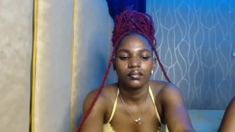 Snapshot of raven_luxe chatting on 05/12/26, 10:18 Raven online show from 05/12/26, 10:18
