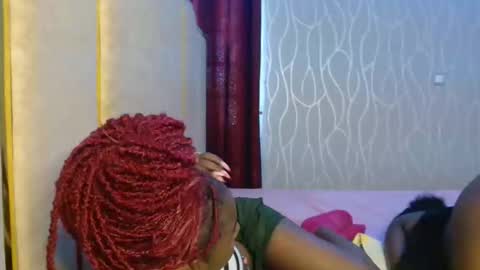 Snapshot of raven_luxe chatting on 05/14/26, 06:42 Raven online show from 05/14/26, 06:42