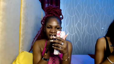 Snapshot of raven_luxe chatting on 05/28/26, 10:12 Raven online show from 05/28/26, 10:12